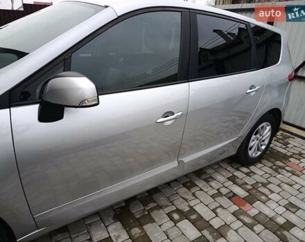 Сірий Рено Гранд Сценік, об'ємом двигуна 1.5 л та пробігом 234 тис. км за 10900 $, фото 1 на Automoto.ua