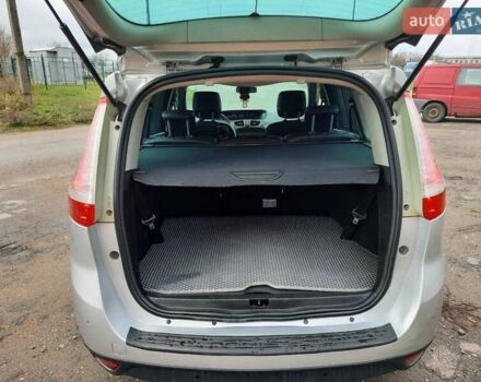Сірий Рено Гранд Сценік, об'ємом двигуна 1.6 л та пробігом 201 тис. км за 8750 $, фото 10 на Automoto.ua