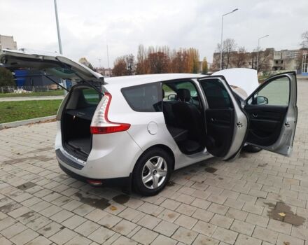 Серый Рено Гранд Сценик, объемом двигателя 1.6 л и пробегом 200 тыс. км за 8950 $, фото 15 на Automoto.ua