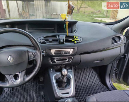 Сірий Рено Гранд Сценік, об'ємом двигуна 1.6 л та пробігом 206 тис. км за 11500 $, фото 10 на Automoto.ua