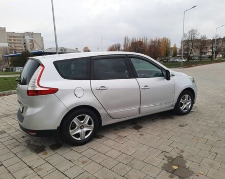 Серый Рено Гранд Сценик, объемом двигателя 1.6 л и пробегом 200 тыс. км за 8950 $, фото 2 на Automoto.ua