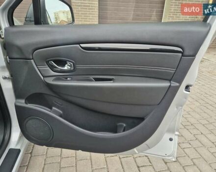 Сірий Рено Гранд Сценік, об'ємом двигуна 1.6 л та пробігом 274 тис. км за 9500 $, фото 17 на Automoto.ua