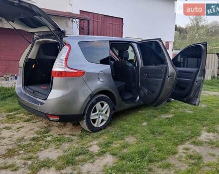 Сірий Рено Гранд Сценік, об'ємом двигуна 1.6 л та пробігом 206 тис. км за 11500 $, фото 8 на Automoto.ua