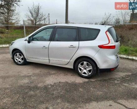 Сірий Рено Гранд Сценік, об'ємом двигуна 1.6 л та пробігом 201 тис. км за 8750 $, фото 3 на Automoto.ua