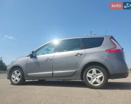 Серый Рено Гранд Сценик, объемом двигателя 1.5 л и пробегом 188 тыс. км за 11400 $, фото 6 на Automoto.ua