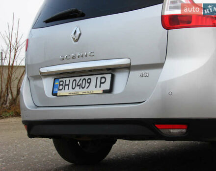 Серый Рено Гранд Сценик, объемом двигателя 1.5 л и пробегом 241 тыс. км за 10000 $, фото 6 на Automoto.ua