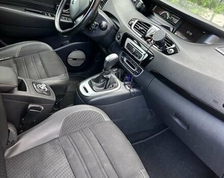 Серый Рено Гранд Сценик, объемом двигателя 1.5 л и пробегом 206 тыс. км за 12700 $, фото 6 на Automoto.ua