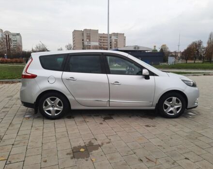 Серый Рено Гранд Сценик, объемом двигателя 1.6 л и пробегом 200 тыс. км за 8950 $, фото 9 на Automoto.ua