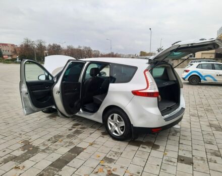 Серый Рено Гранд Сценик, объемом двигателя 1.6 л и пробегом 200 тыс. км за 8950 $, фото 16 на Automoto.ua