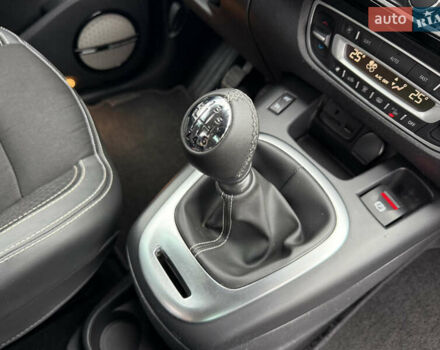 Сірий Рено Гранд Сценік, об'ємом двигуна 1.6 л та пробігом 234 тис. км за 10800 $, фото 51 на Automoto.ua