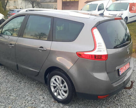 Серый Рено Гранд Сценик, объемом двигателя 1.5 л и пробегом 247 тыс. км за 10000 $, фото 7 на Automoto.ua