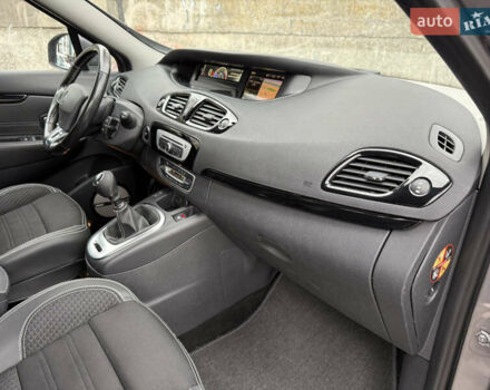 Сірий Рено Гранд Сценік, об'ємом двигуна 1.6 л та пробігом 234 тис. км за 10800 $, фото 50 на Automoto.ua