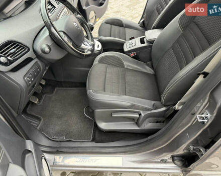 Сірий Рено Гранд Сценік, об'ємом двигуна 1.6 л та пробігом 234 тис. км за 10800 $, фото 39 на Automoto.ua