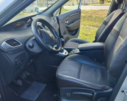 Серый Рено Гранд Сценик, объемом двигателя 1.5 л и пробегом 201 тыс. км за 11200 $, фото 3 на Automoto.ua