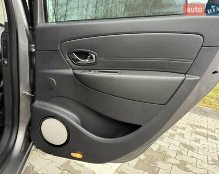 Сірий Рено Гранд Сценік, об'ємом двигуна 1.6 л та пробігом 234 тис. км за 10800 $, фото 56 на Automoto.ua