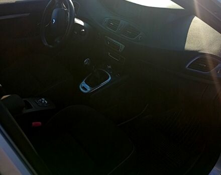 Сірий Рено Гранд Сценік, об'ємом двигуна 1.2 л та пробігом 102 тис. км за 8000 $, фото 3 на Automoto.ua