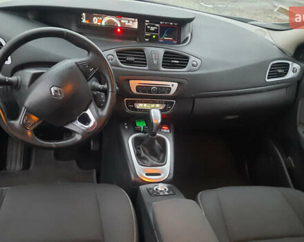 Серый Рено Гранд Сценик, объемом двигателя 1.5 л и пробегом 247 тыс. км за 10000 $, фото 10 на Automoto.ua