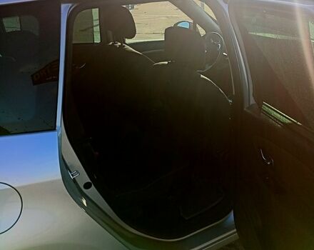 Сірий Рено Гранд Сценік, об'ємом двигуна 1.2 л та пробігом 102 тис. км за 8000 $, фото 4 на Automoto.ua