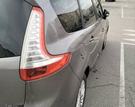 Серый Рено Гранд Сценик, объемом двигателя 1.5 л и пробегом 266 тыс. км за 9400 $, фото 7 на Automoto.ua