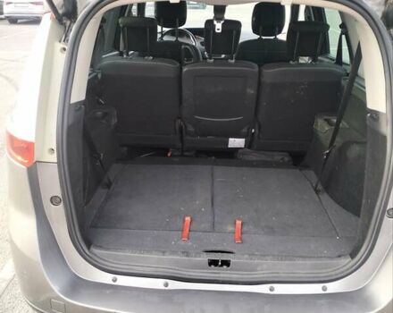 Серый Рено Гранд Сценик, объемом двигателя 1.5 л и пробегом 266 тыс. км за 9400 $, фото 9 на Automoto.ua