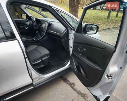 Серый Рено Гранд Сценик, объемом двигателя 1.5 л и пробегом 140 тыс. км за 14600 $, фото 20 на Automoto.ua