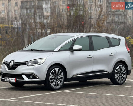 Серый Рено Гранд Сценик, объемом двигателя 1.5 л и пробегом 200 тыс. км за 14800 $, фото 13 на Automoto.ua