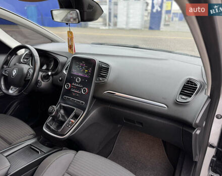 Серый Рено Гранд Сценик, объемом двигателя 1.5 л и пробегом 200 тыс. км за 14800 $, фото 50 на Automoto.ua