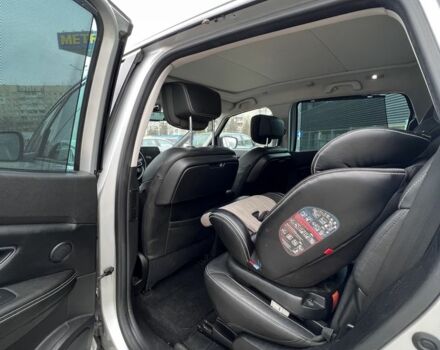 Серый Рено Гранд Сценик, объемом двигателя 1.6 л и пробегом 306 тыс. км за 14000 $, фото 3 на Automoto.ua