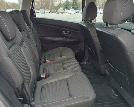 Серый Рено Гранд Сценик, объемом двигателя 1.5 л и пробегом 151 тыс. км за 14999 $, фото 3 на Automoto.ua