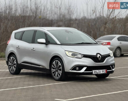 Серый Рено Гранд Сценик, объемом двигателя 1.5 л и пробегом 200 тыс. км за 14800 $, фото 7 на Automoto.ua