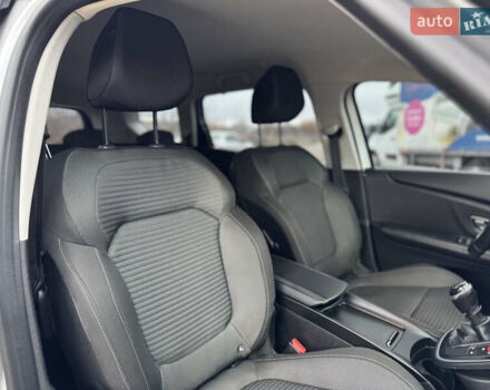 Серый Рено Гранд Сценик, объемом двигателя 1.5 л и пробегом 200 тыс. км за 14700 $, фото 39 на Automoto.ua