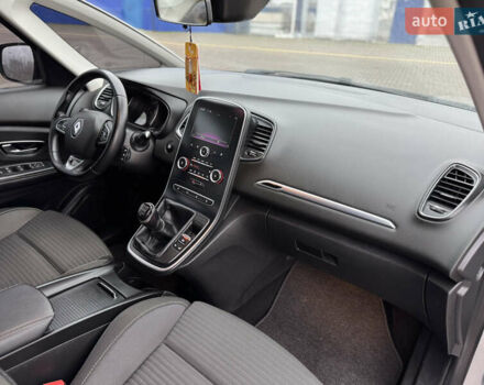 Серый Рено Гранд Сценик, объемом двигателя 1.5 л и пробегом 200 тыс. км за 14800 $, фото 45 на Automoto.ua