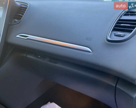 Серый Рено Гранд Сценик, объемом двигателя 1.6 л и пробегом 207 тыс. км за 14500 $, фото 37 на Automoto.ua