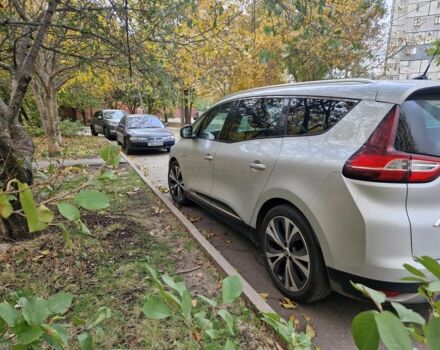 Серый Рено Гранд Сценик, объемом двигателя 1.5 л и пробегом 220 тыс. км за 16299 $, фото 2 на Automoto.ua