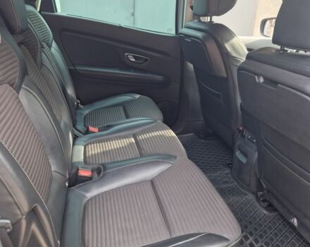 Серый Рено Гранд Сценик, объемом двигателя 1.5 л и пробегом 220 тыс. км за 16299 $, фото 5 на Automoto.ua