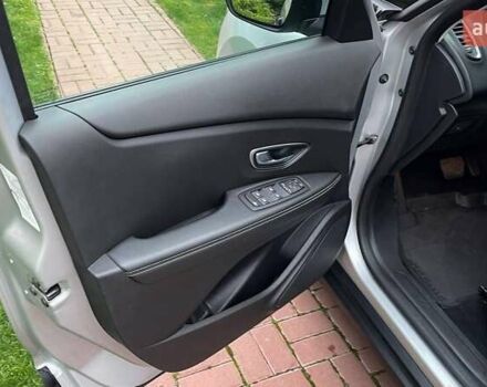 Сірий Рено Гранд Сценік, об'ємом двигуна 1.5 л та пробігом 132 тис. км за 16900 $, фото 11 на Automoto.ua