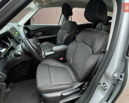 Сірий Рено Гранд Сценік, об'ємом двигуна 1.5 л та пробігом 132 тис. км за 16900 $, фото 10 на Automoto.ua