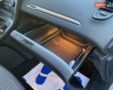 Серый Рено Гранд Сценик, объемом двигателя 1.6 л и пробегом 207 тыс. км за 14500 $, фото 38 на Automoto.ua