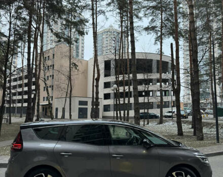Серый Рено Гранд Сценик, объемом двигателя 0 л и пробегом 223 тыс. км за 16400 $, фото 5 на Automoto.ua