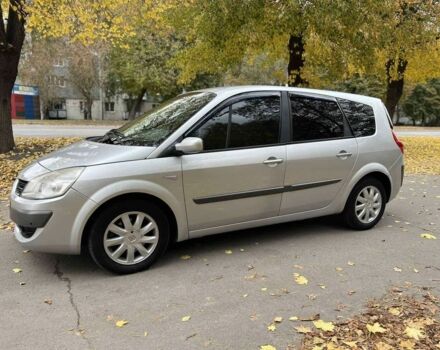 Серый Рено Гранд Сценик, объемом двигателя 1.9 л и пробегом 193 тыс. км за 5200 $, фото 3 на Automoto.ua