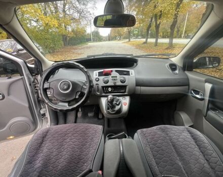 Серый Рено Гранд Сценик, объемом двигателя 1.9 л и пробегом 193 тыс. км за 5200 $, фото 2 на Automoto.ua