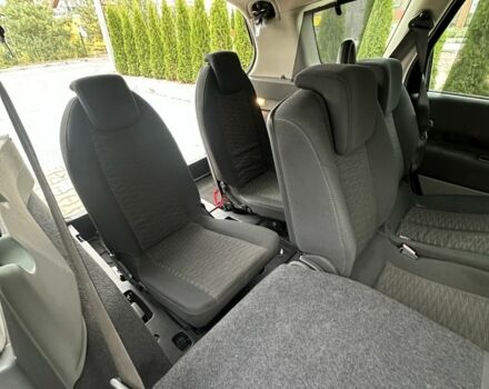 Серый Рено Гранд Сценик, объемом двигателя 1.9 л и пробегом 214 тыс. км за 4999 $, фото 4 на Automoto.ua