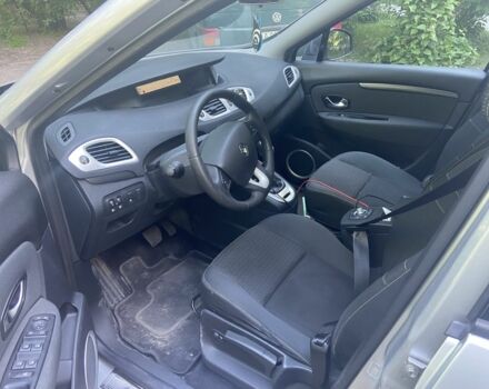 Серый Рено Гранд Сценик, объемом двигателя 1.5 л и пробегом 235 тыс. км за 7500 $, фото 4 на Automoto.ua