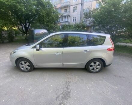 Серый Рено Гранд Сценик, объемом двигателя 1.5 л и пробегом 235 тыс. км за 7500 $, фото 5 на Automoto.ua