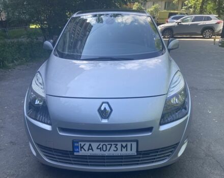 Серый Рено Гранд Сценик, объемом двигателя 1.5 л и пробегом 235 тыс. км за 7500 $, фото 3 на Automoto.ua