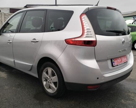 Серый Рено Гранд Сценик, объемом двигателя 0 л и пробегом 220 тыс. км за 8500 $, фото 3 на Automoto.ua