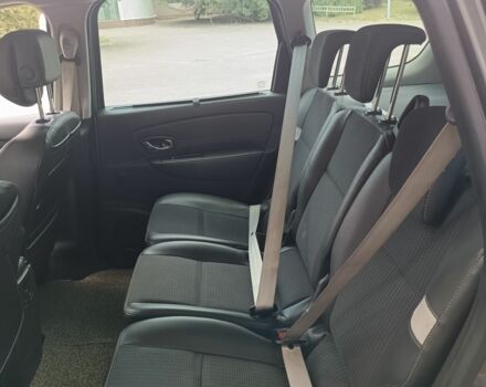 Серый Рено Гранд Сценик, объемом двигателя 1.5 л и пробегом 340 тыс. км за 8800 $, фото 5 на Automoto.ua