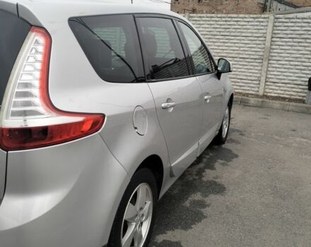 Серый Рено Гранд Сценик, объемом двигателя 0 л и пробегом 220 тыс. км за 8500 $, фото 2 на Automoto.ua