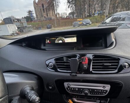 Серый Рено Гранд Сценик, объемом двигателя 1.4 л и пробегом 225 тыс. км за 3900 $, фото 14 на Automoto.ua