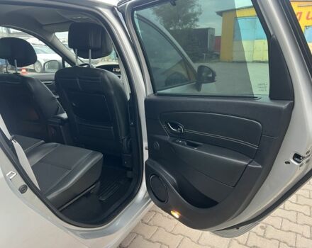 Серый Рено Гранд Сценик, объемом двигателя 1.5 л и пробегом 175 тыс. км за 9999 $, фото 21 на Automoto.ua